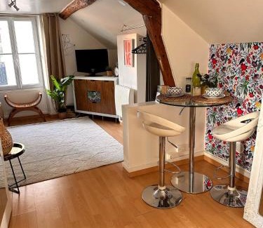 Enghien-les-Bains Apartamento | Magical studio, good vibes