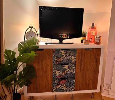Enghien-les-Bains Apartamento | Magical studio, good vibes