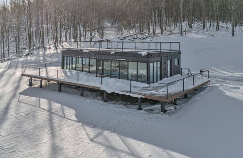 Little Valley Apartamento | Magical views, luxury living container house