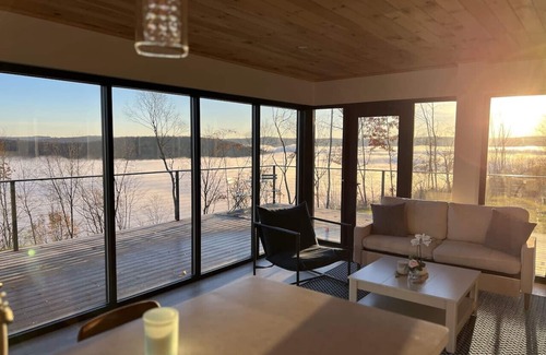 Little Valley Apartamento | Magical views, luxury living container house