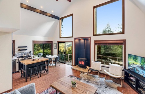 Cazadero Casa | MagicMountain~Top of RedwoodsEpic Views!Relaxing Vacation Home! WIFI/Pup/HtTb