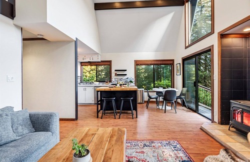 Cazadero Casa | MagicMountain~Top of RedwoodsEpic Views!Relaxing Vacation Home! WIFI/Pup/HtTb