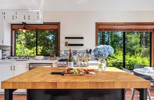 Cazadero Casa | MagicMountain~Top of RedwoodsEpic Views!Relaxing Vacation Home! WIFI/Pup/HtTb