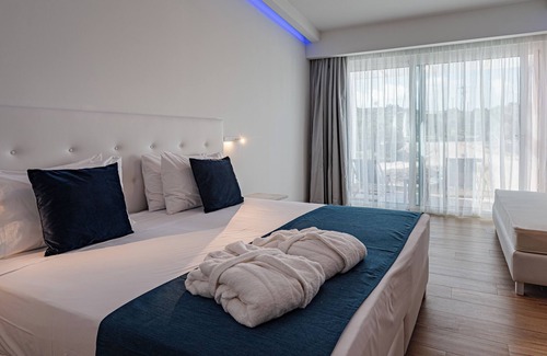 Neromilos Hotel | Magique Bleu Suites