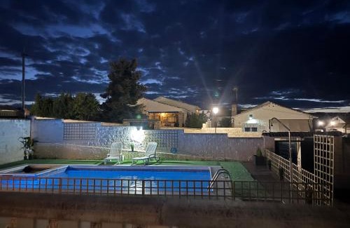 Aldea del Fresno Chalet De Esquí | Magnífico chalet con piscina privada y vistas impresionantes