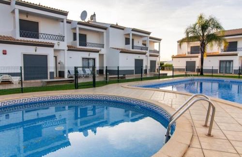 Mosqueira Villa | Magnólia O House - Pool View & Privat Garden & Garage
