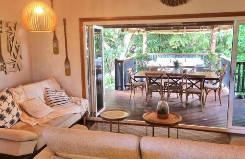 Horseshoe Bay Casa | Magnetic Mango Escape