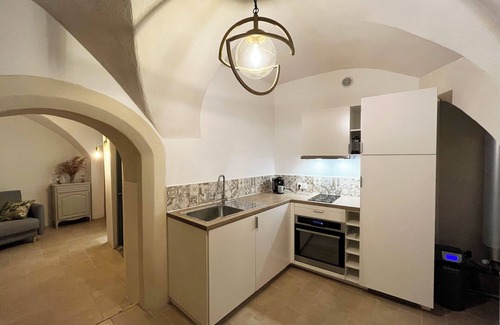 Saint-Saturnin-de-Lucian Apartamento | Magnifique Appartement Pour 4 Personnes Dans une Maison de Village du 18ème