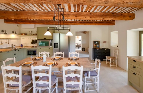 Saint-Saturnin-les-Apt Otro | Magnifique Bastide de 8 Chambres, Piscine Chauffée, Gym, vue Imprenable