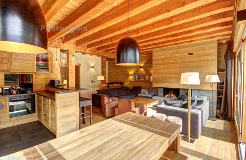 Le Serre Barbin Apartamento | Apartamento 14 p. en chalet, encanto, lujo, chimenea, terraza a pleno sol.