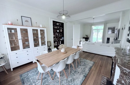 Charleville-Mezieres Casa | Magnificent mansion on wooded estate