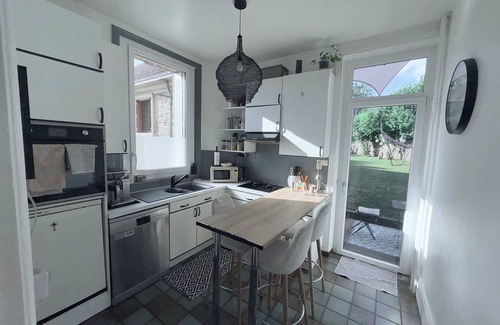 Charleville-Mezieres Casa | Magnificent mansion on wooded estate