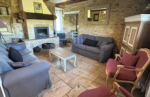 Saint Michel d'Euzet Otro | Magnificent stone farmhouse surrounded by vineyards, private swimming pool