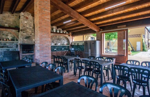 Sils Villa | 15 Habitaciones |40pax| Gran BBQ con Sala de Juegos |A 45min de BCN