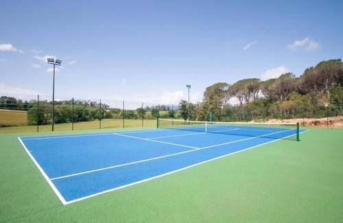 Sils Villa | 15 Habitaciones |40pax| Gran BBQ con Sala de Juegos |A 45min de BCN