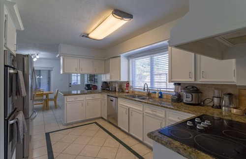 Houston Casa | Magnificent 5br city home