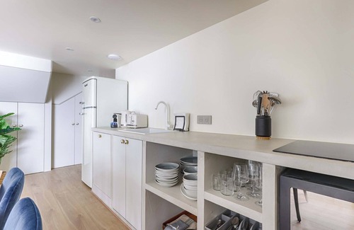 Quartier de la Roquette Apartamento | Magnificent AC Duplex Bastille Le Marais