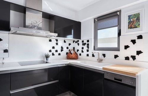 Glyfada Villa | Magnificent Athens Suite | Suite with Private Terrace| Prime Location Close to Beach | 3 Bedrooms | Glyfada
