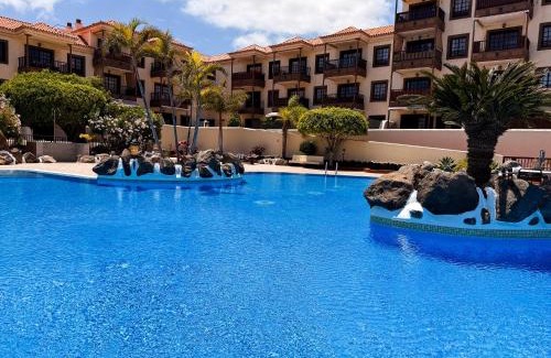 Arona Apartamento | Magnificent Balcon with Sea and Pool View