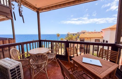Arona Apartamento | Magnificent Balcon with Sea and Pool View