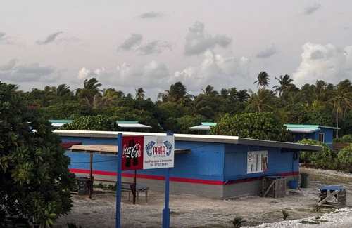 Tiputa Casa | Magnificent Bungalow 2 steps from a snack bar where you would benefit from -20%.