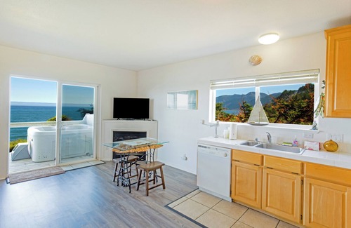 Shelter Cove Condominio | Magnificent by OceanviewHotTubs Shelter Cove, CA