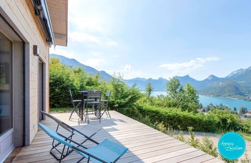 Talloires-Montmin Chalet De Esquí | Magnificent Chalet : lake and mountain view.