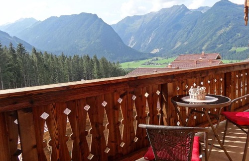 Schonbach Chalet De Esquí | Magnificent Chalet in Neukirchen with Sauna