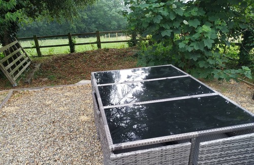 Treffgarne Casa | Magnificent country house with hot tub, 7 miles from sandy beaches
