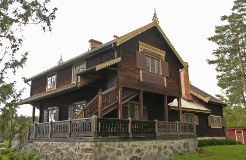 Kyrkhult Casa | Magnífica Casa de la Cultura por el lago. En el corazón de una magnífica reserva natural
