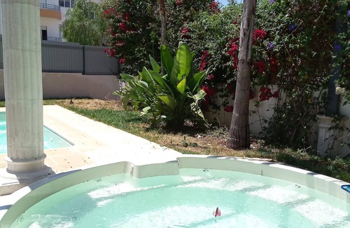 Guia Villa | Magnifico chalet independiente con piscina cerca de comercios