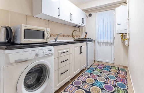 Mecidiyekoy Apartamento | Magnificent Flat in a Central Location in Sisli