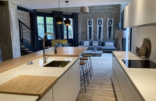 Bazus Casa | Magnificent, fully renovated village LOFT with swimming pool.