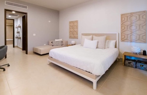 Herreras Condominio | Magnificent Golf Villa at Bahia Beach