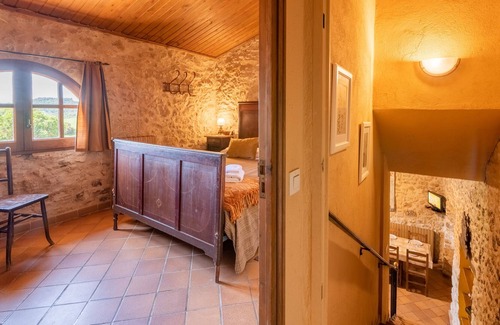 Vilamari Casa | Magnífica casa rodeada de campos y bosque. Piscina y gran porche con barbacoa