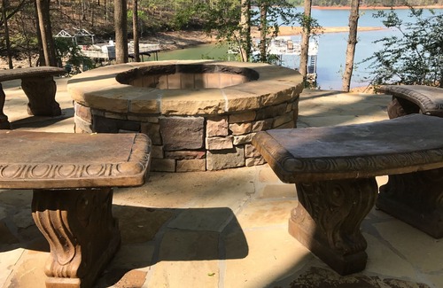 Gainesville Casa | Magnífico Lake Lanier Inicio-Indonesian Decor-enorme Dock Party