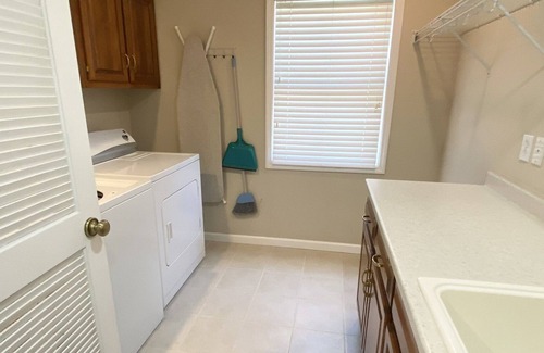 Chickamauga Lake Casa | Magnificent Lakeside Chickamauga Resort & Private Boat Dock. Pets ok, hot tub
