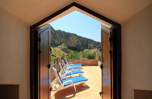 Montejaque Villa | Magnífica villa de lujo, capacidad para 8 personas, piscina propia, wifi, Montejaque, zona de Ronda