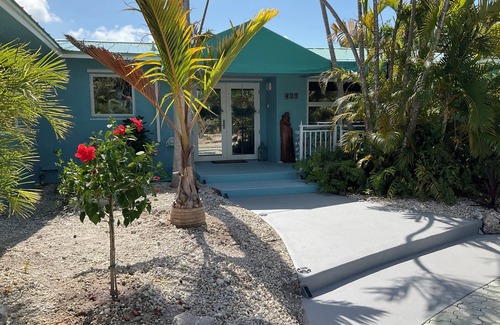 Cudjoe Key Casa | Magnificent Ocean views, privacy abounds on this well appointed mini estate.
