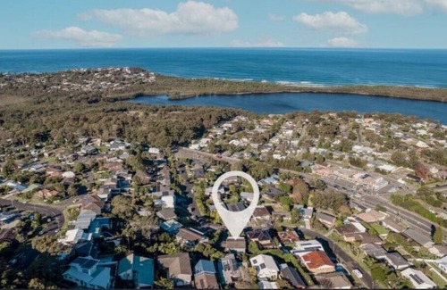 Wamberal Casa | Magnificent Ocean View - Bright, Spacious, Family and Pet Friendly
