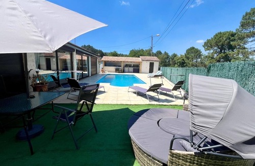 Molieres-sur-Ceze Casa | Magnificent pool house in a green setting