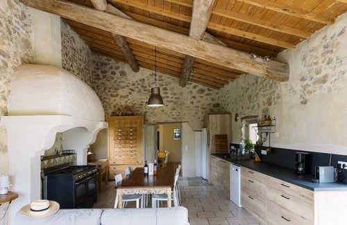 Beauvoisin Casa | Magnífica casa de campo provenzal con piscina, bar y cine. 14-18 pax con 4 estrellas