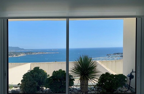 Bandol Apartamento | APARTAMENTO DE DISEÑO DE 4 ESTRELLAS EN BANDOL, AIRE ACONDICIONADO, MAGNIFICA VISTA AL MAR Y PISCINA