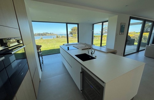 Arzon Casa | Magnificent Seaside House