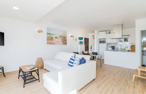 Alporchinhos Apartamento | Magnificent Senhora da Rocha sea view apartment