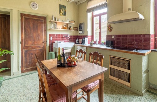 Velm Casa | Magnificent square farm in the beautiful blossom region