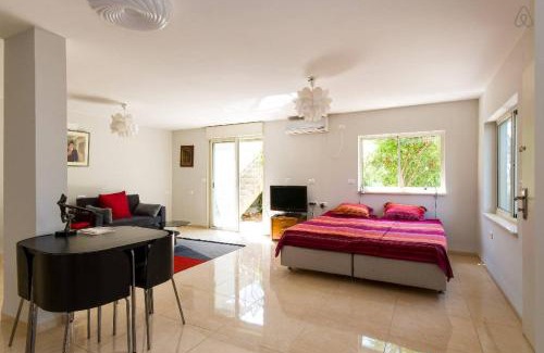 Zikhron Ya'aqov Apartamento | Magnificent studio in Zichron yaakov sea view and garden