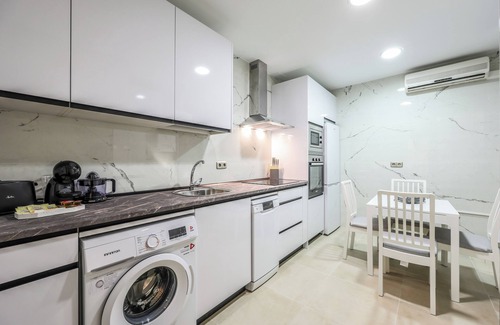 Almagro Apartamento | Magnificent three-bedroom apartment in Chamberí