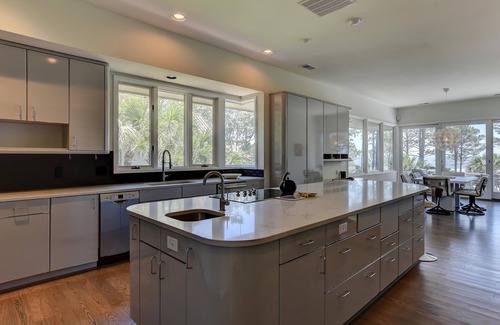 Sea Pines Casa | Magnificent & Spacious 6-Bdrm home w/ Private Pool, just steps from Beach