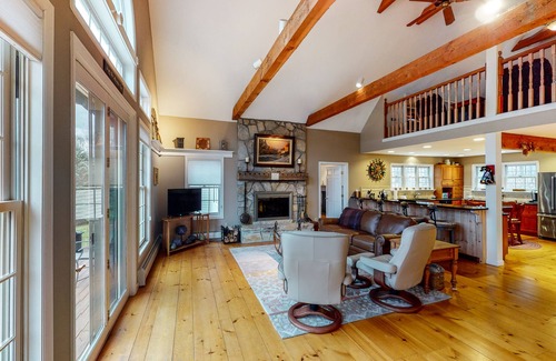 Sunderland Casa | Magnificent Vermont home w/free WiFi, full kitchen, firepit, patio, & deck